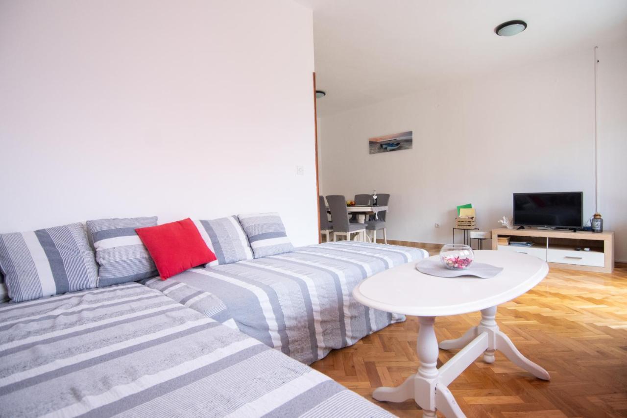 Apartmani Ivana Kaštela Zewnętrze zdjęcie