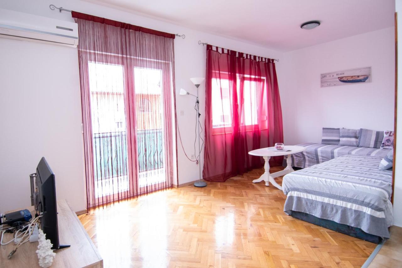Apartmani Ivana Kaštela Zewnętrze zdjęcie