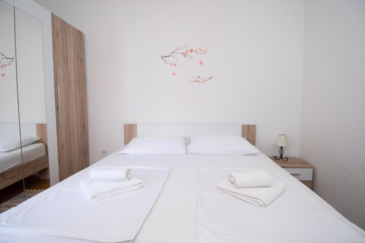 Apartmani Ivana Kaštela Zewnętrze zdjęcie