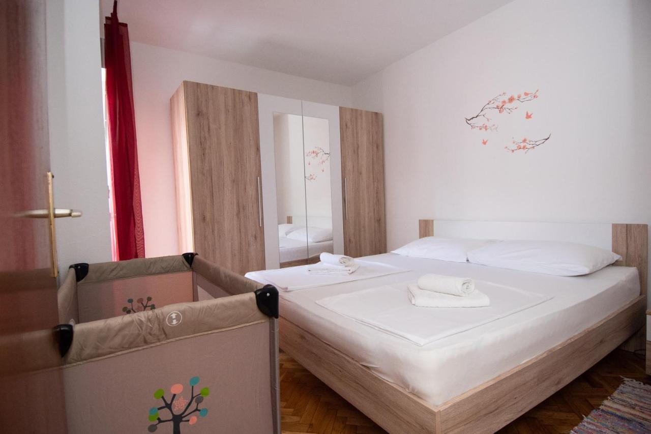 Apartmani Ivana Kaštela Zewnętrze zdjęcie
