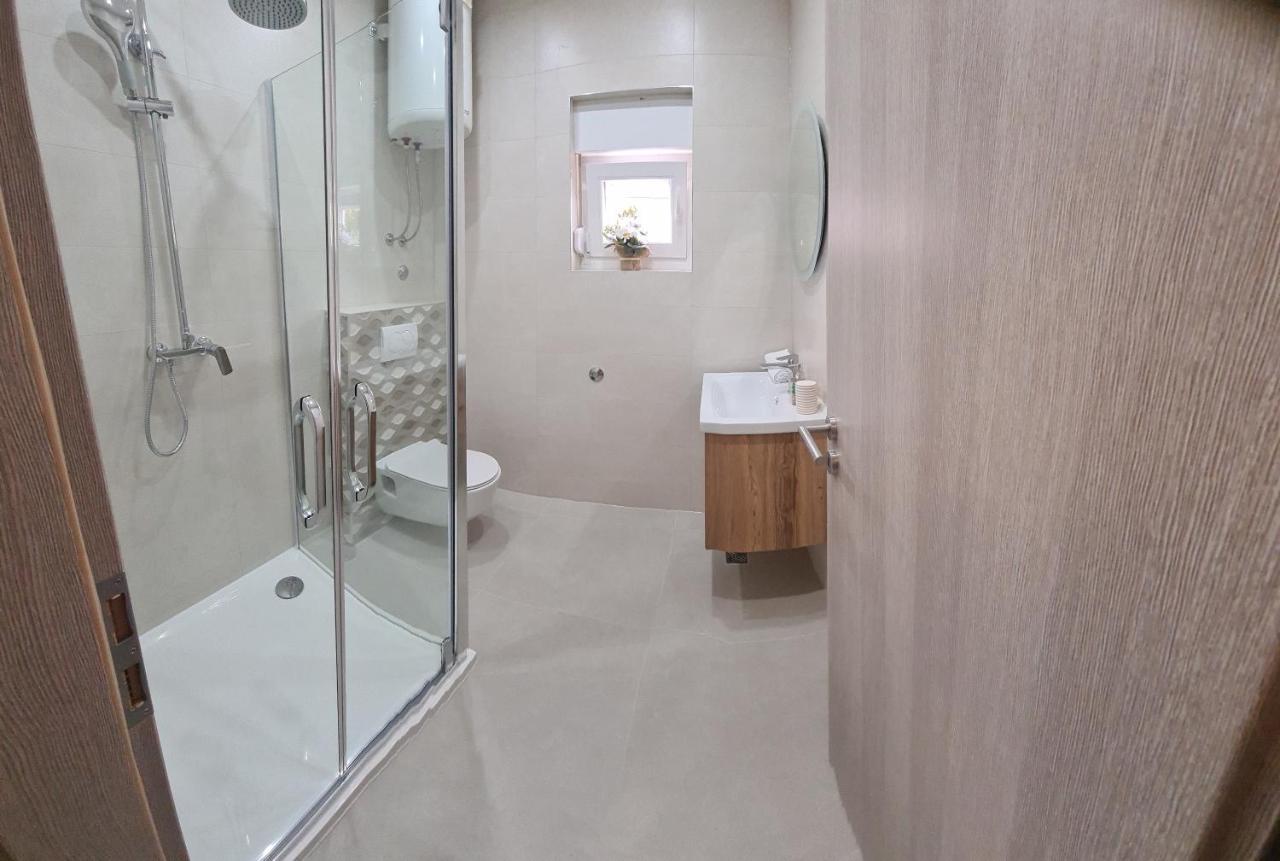 Apartmani Ivana Kaštela Zewnętrze zdjęcie